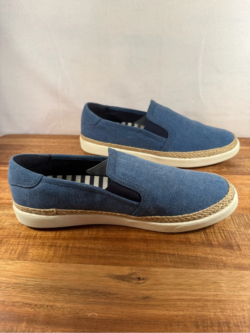 Vionic Rae Slip-on Espadrille Sneaker Blue Denim Size 9 NWOT